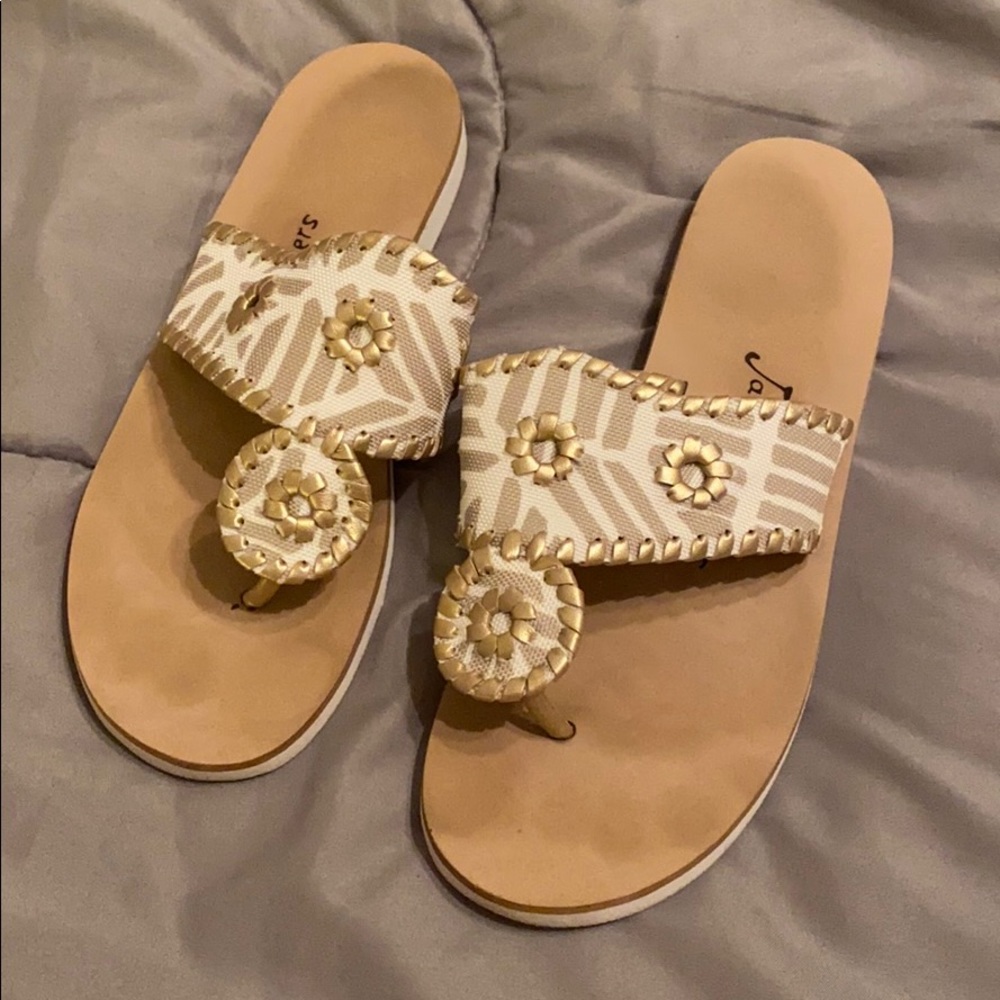 Gold and white jack’s